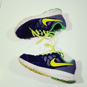 Nike Size 1Y Green, Gray and Black